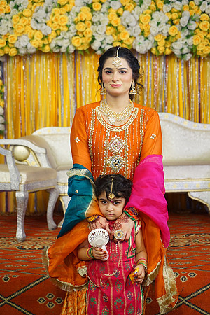 Rafiya & Fahad Mehndi 00149