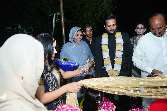 Ehtasham & Amna Barat  00164