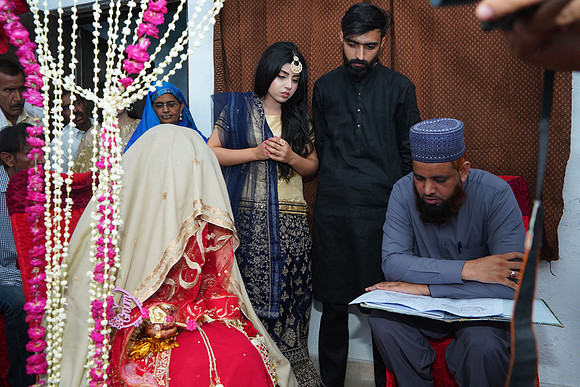 Ehtasham & Amna Barat  00197