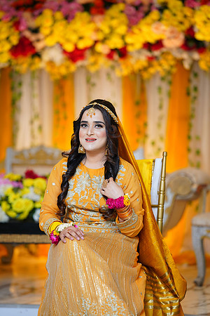 Iqra & Touqeer Mehndi 00037