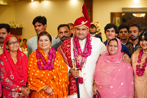 Rashid & Amina Barat 00192