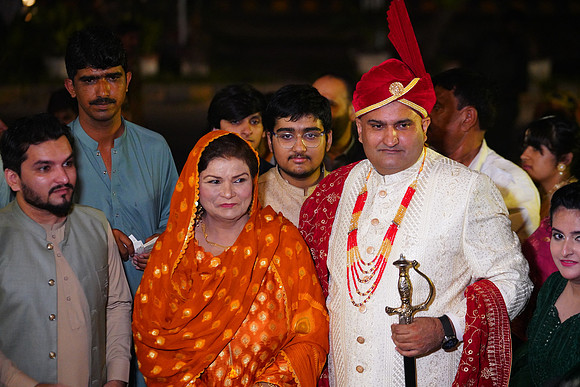 Rashid & Amina Barat 00172