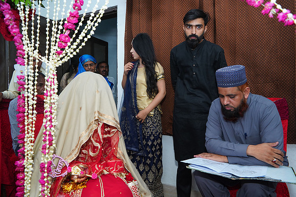 Ehtasham & Amna Barat  00195