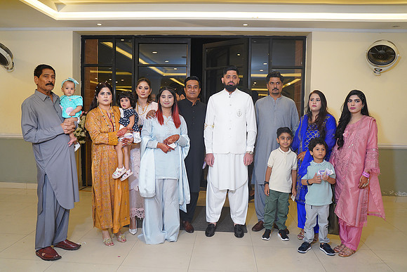Hassan & Rahila Baat Pakki 00177