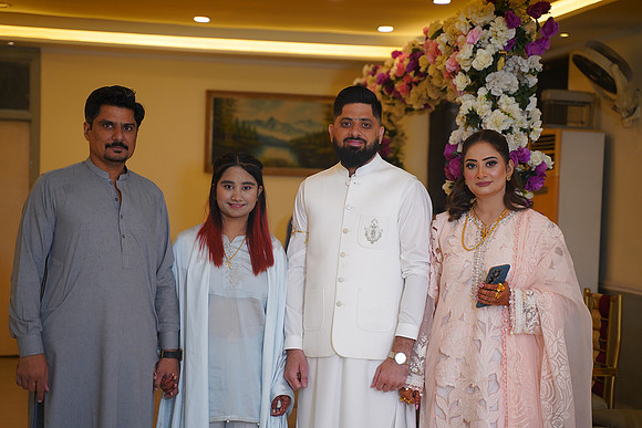 Hassan & Rahila Baat Pakki 00350