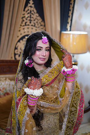 Maryam & Sultan Mehndi 00041