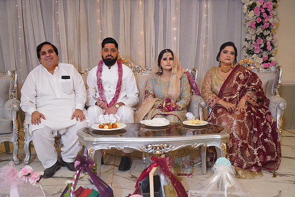 Hassan & Rahila Baat Pakki 00492