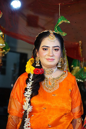 Rafiya & Fahad Mehndi 00233