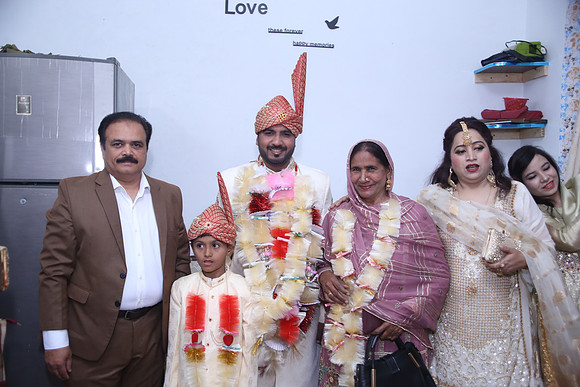Barat Wedding Photographed by Fatima Studio 00128