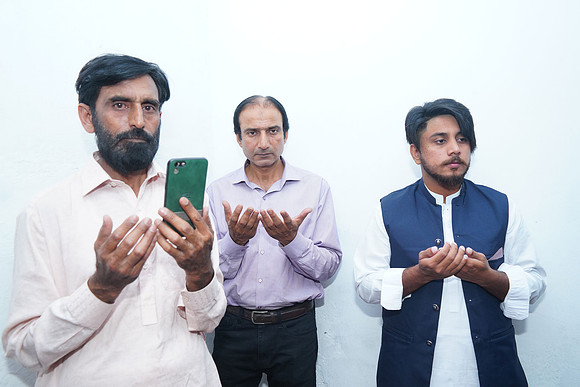 Ehtasham & Amna Barat  00219