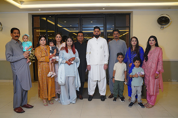 Hassan & Rahila Baat Pakki 00179