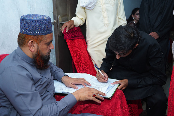 Ehtasham & Amna Barat  00189
