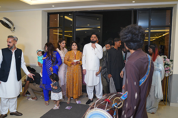Hassan & Rahila Baat Pakki 00176