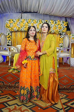 Rafiya & Fahad Mehndi 00186