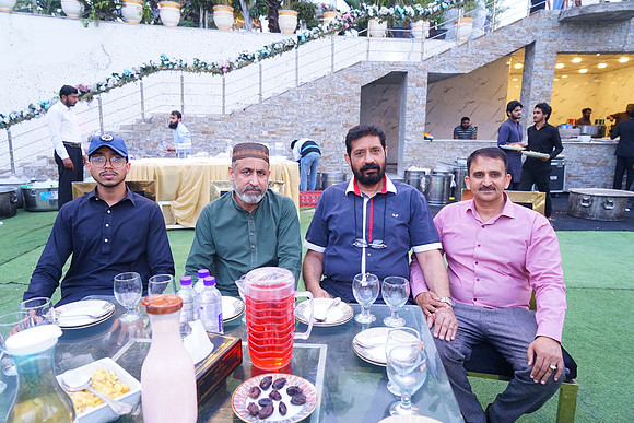Rosa Blanca Iftaari 00016