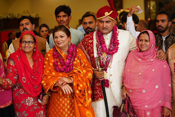 Rashid & Amina Barat 00189