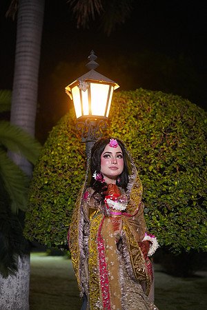 Maryam & Sultan Mehndi 00254