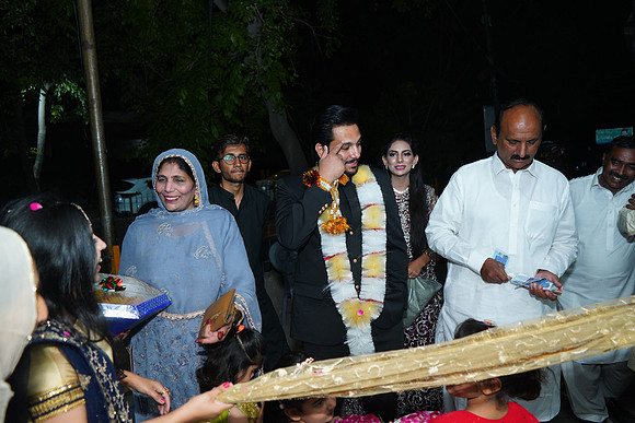 Ehtasham & Amna Barat  00163