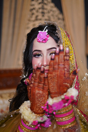 Maryam & Sultan Mehndi 00084