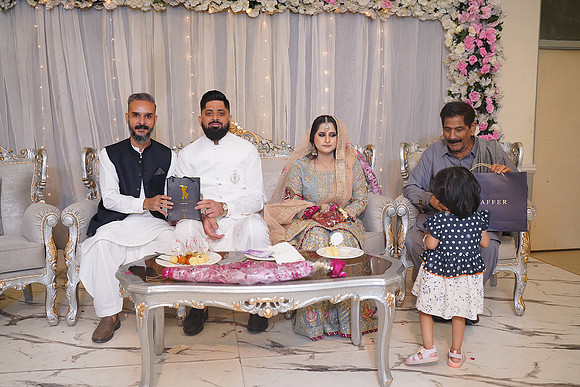 Hassan & Rahila Baat Pakki 00539