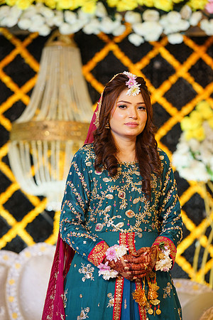 Ayesha & Arslan Mehndi 00015