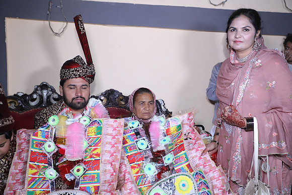Ibrar & Aleena Barat 00175
