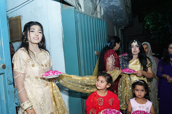 Ehtasham & Amna Barat  00158