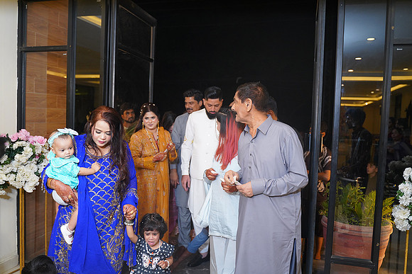 Hassan & Rahila Baat Pakki 00172