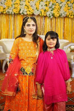 Rafiya & Fahad Mehndi 00094
