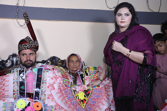 Ibrar & Aleena Barat 00183