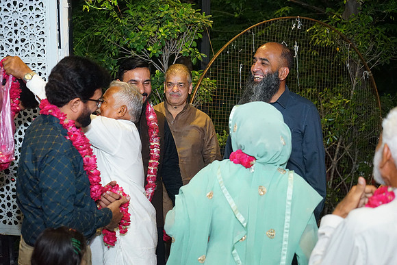 Fatima & Anjum 00163
