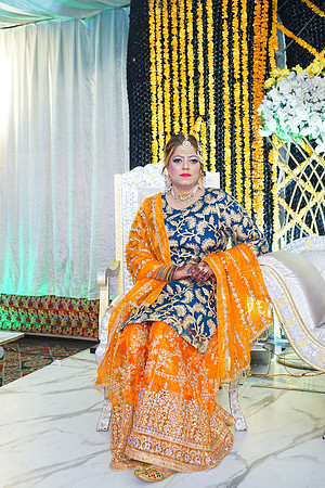 Ayesha & Arslan Mehndi 00122