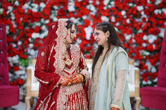 Rafiya & Fahad Barat 00107