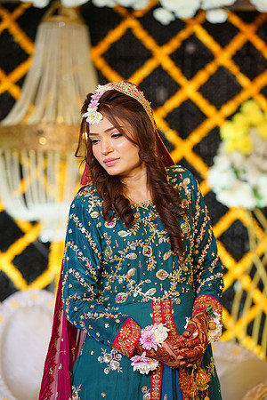 Ayesha & Arslan Mehndi 00016