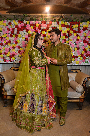 Usama & Bisma Mehndi 00051