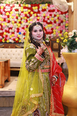 Usama & Bisma Mehndi 00119