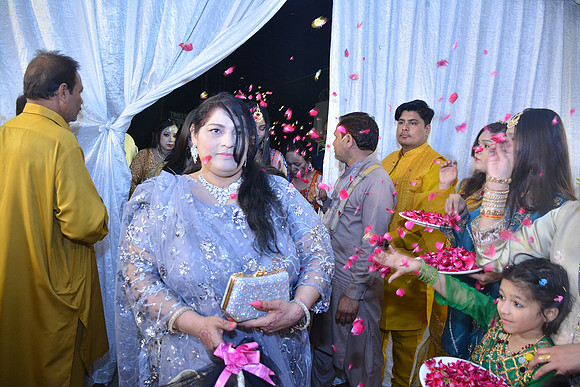 Usama & Bisma Mayon 00175