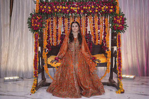 Iqra & Amjad Mehndi 00047