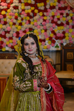 Usama & Bisma Mehndi 00042