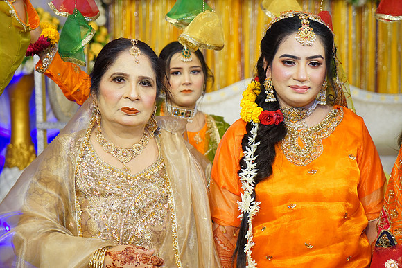 Rafiya & Fahad Mehndi 00256
