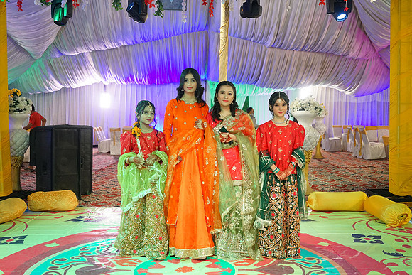 Ayesha & Arslan Mehndi 00063