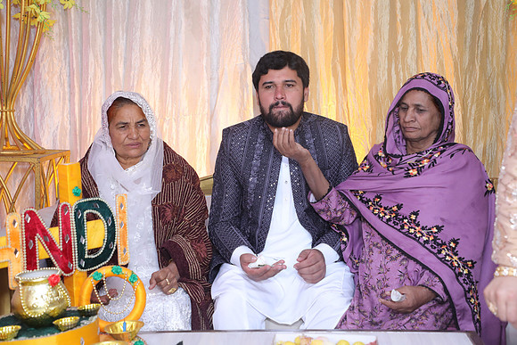 Ibrar & Aleena Mehndi 00158