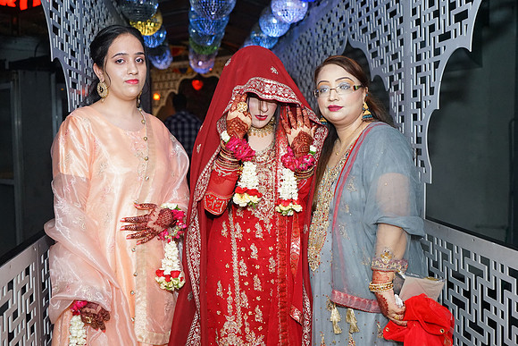 Fatima & Anjum 00189