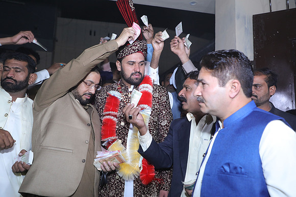 Ibrar & Aleena Barat 00231