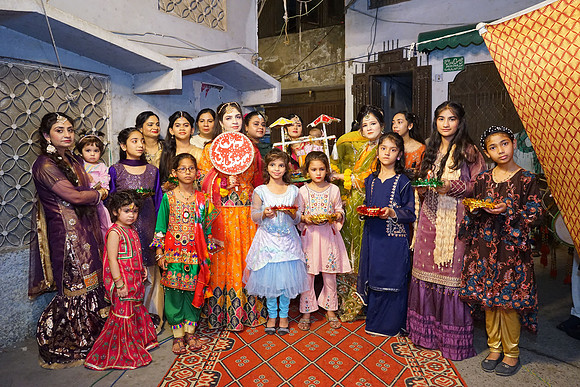 Rafiya & Fahad Mehndi 00260