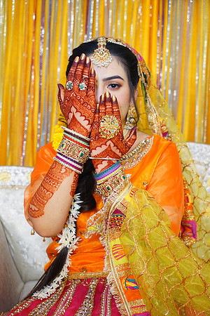 Rafiya & Fahad Mehndi 00042