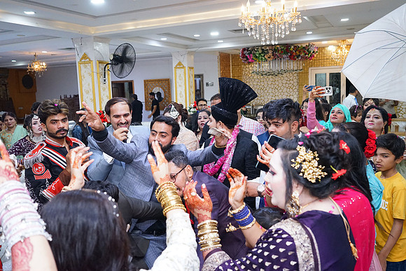 Rafiya & Fahad Barat 00188