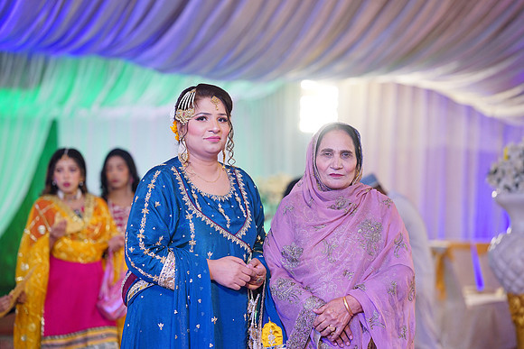 Ayesha & Arslan Mehndi 00168