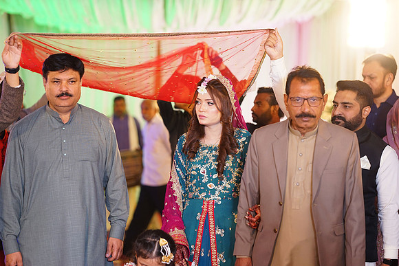 Ayesha & Arslan Mehndi 00208