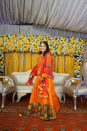 Rafiya & Fahad Mehndi 00118